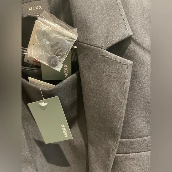 Mexx Charcoal women’s suit: Blazer& Skirt. Top is gift with purchase. Size xs-s Sport Coats & Blazers